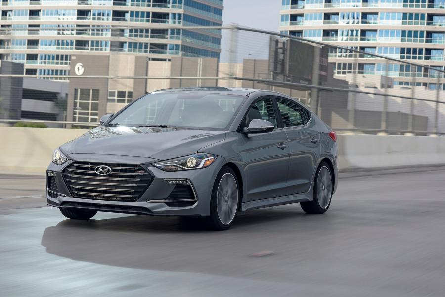  Hyundai Elantra Sport 2016 года  (NA) (фото 16 из 41)